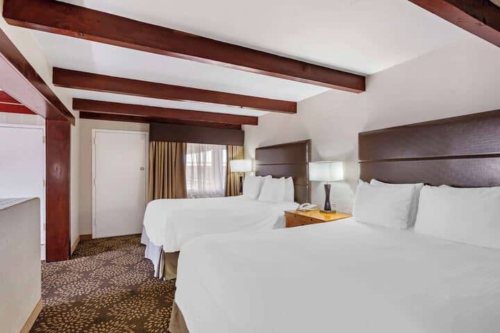 Room 16 of 38