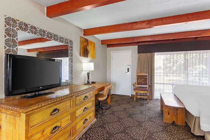 Room 18 of 38
